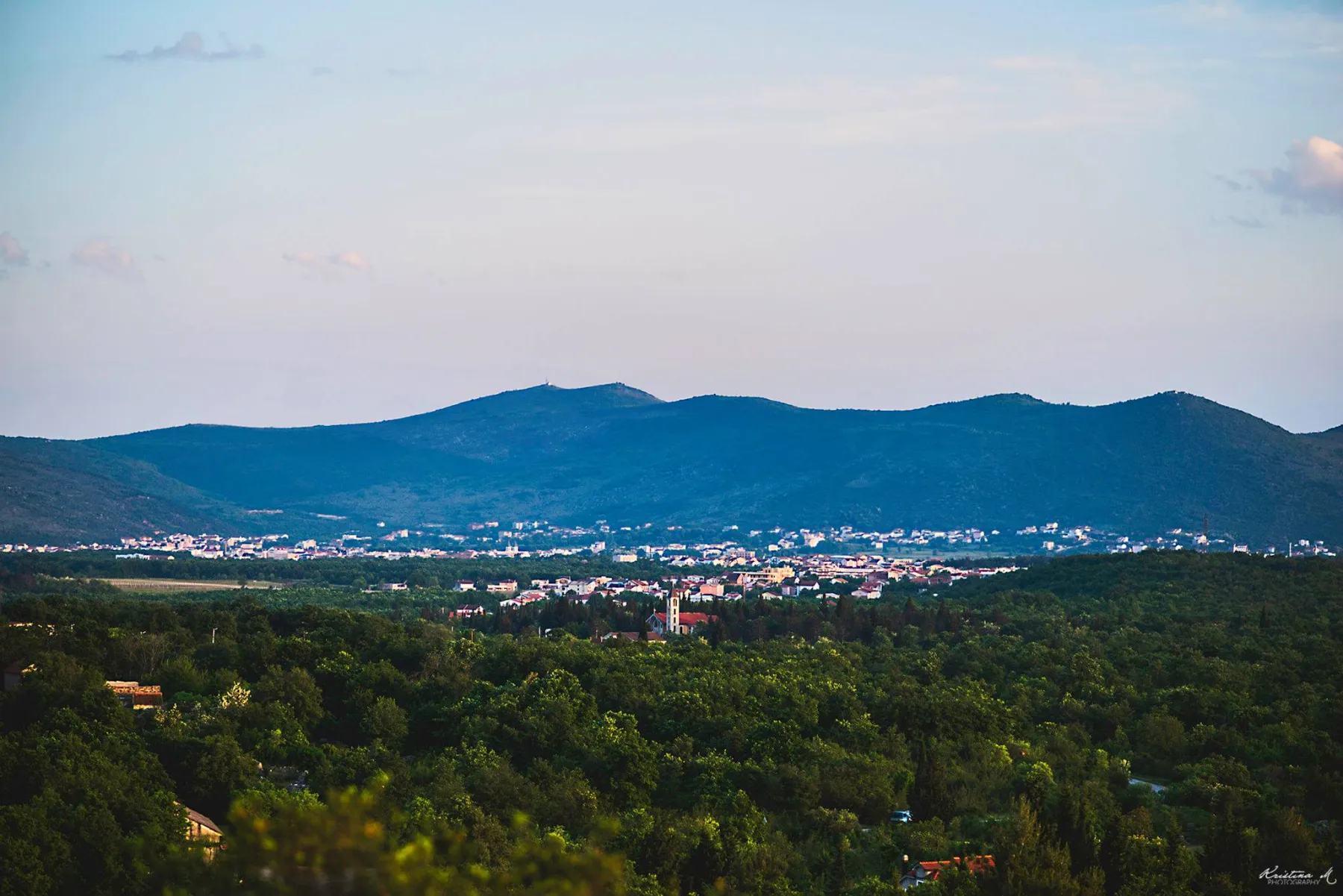 Pogled na Međugorje iz daljine